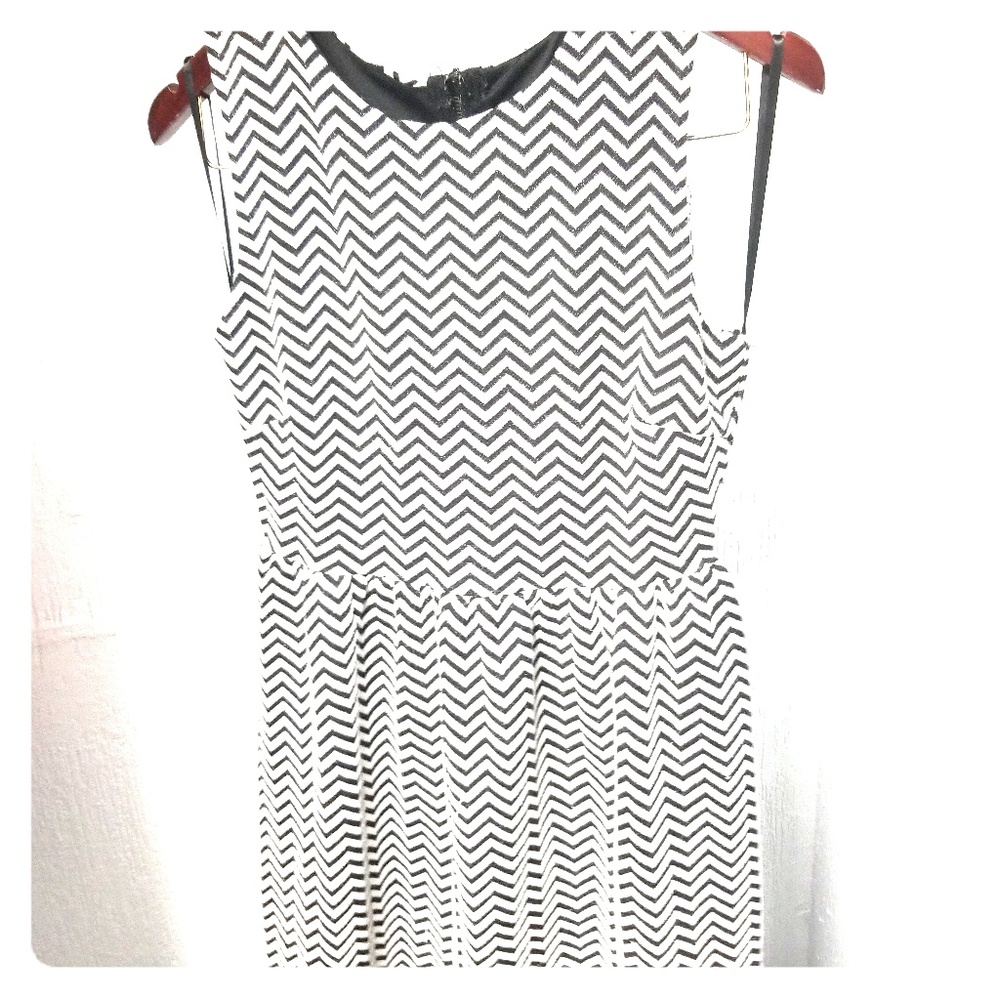 Black and white sleeveless dress